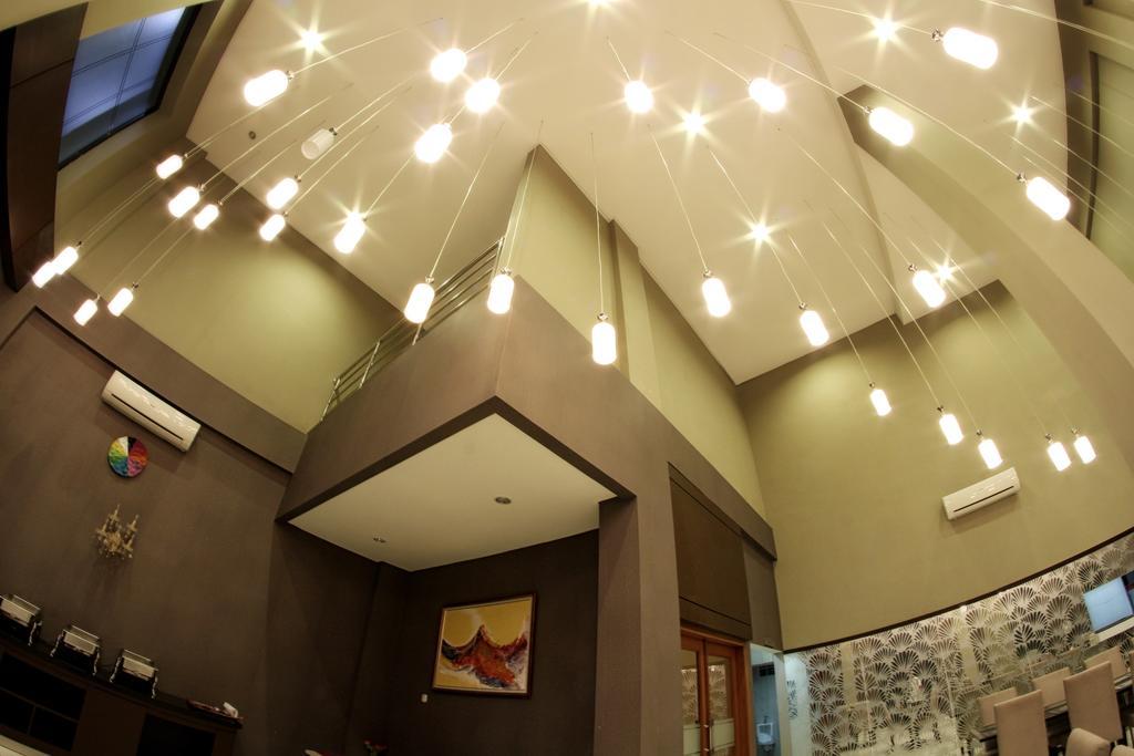 Sutan Raja Guest House Bandung Exterior foto